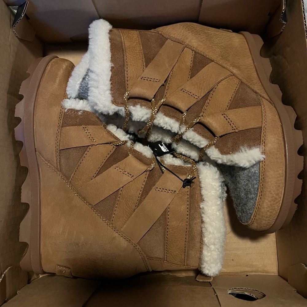 Joan Of Arctic Wedge II Cozy size 7